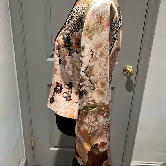 JS Collections Jacket - Picture 5 of 9